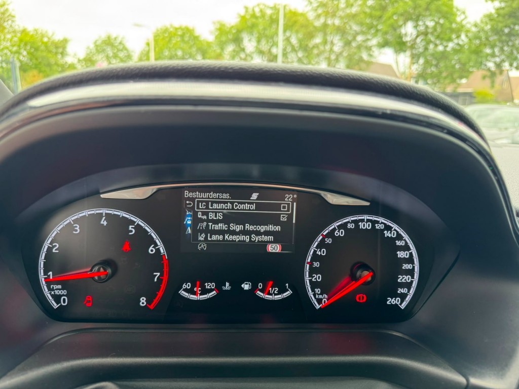 Ford Fiesta Ford Fiesta 1.5 ECOB. ST-3, Revo KW V3 Recaro Carplay Winterpack B&O Deurbeschermers