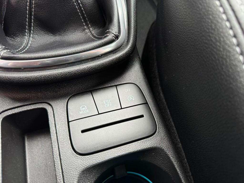 Ford Fiesta Ford Fiesta 1.5 ECOB. ST-3, Revo KW V3 Recaro Carplay Winterpack B&O Deurbeschermers