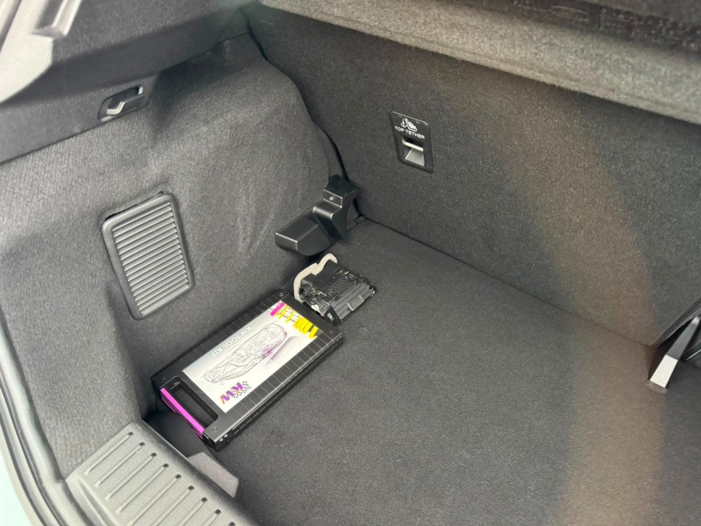 Ford Fiesta Ford Fiesta 1.5 ECOB. ST-3, Revo KW V3 Recaro Carplay Winterpack B&O Deurbeschermers