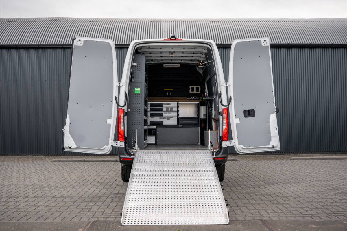 Mercedes-Benz Sprinter Mercedes-Benz Sprinter 311 CDI RWD L2H2 | | Volledig Ingericht | Mbux | Camera | Climatronic