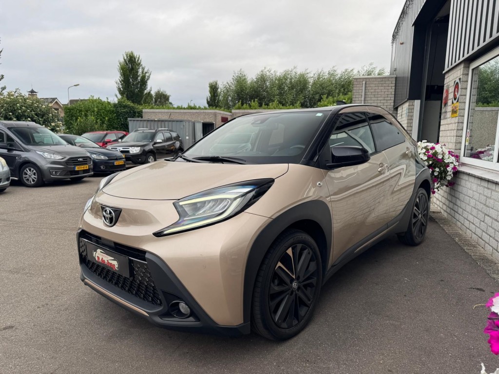 Toyota Aygo Toyota Aygo X 1.0 VVT-I S-CVT ENVY TwoTone Carplay Camera PDC ACC Stoelverwarming!