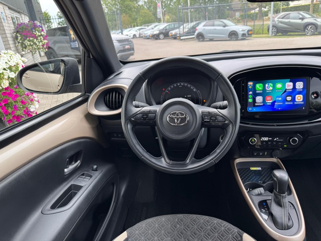 Toyota Aygo Toyota Aygo X 1.0 VVT-I S-CVT ENVY TwoTone Carplay Camera PDC ACC Stoelverwarming!