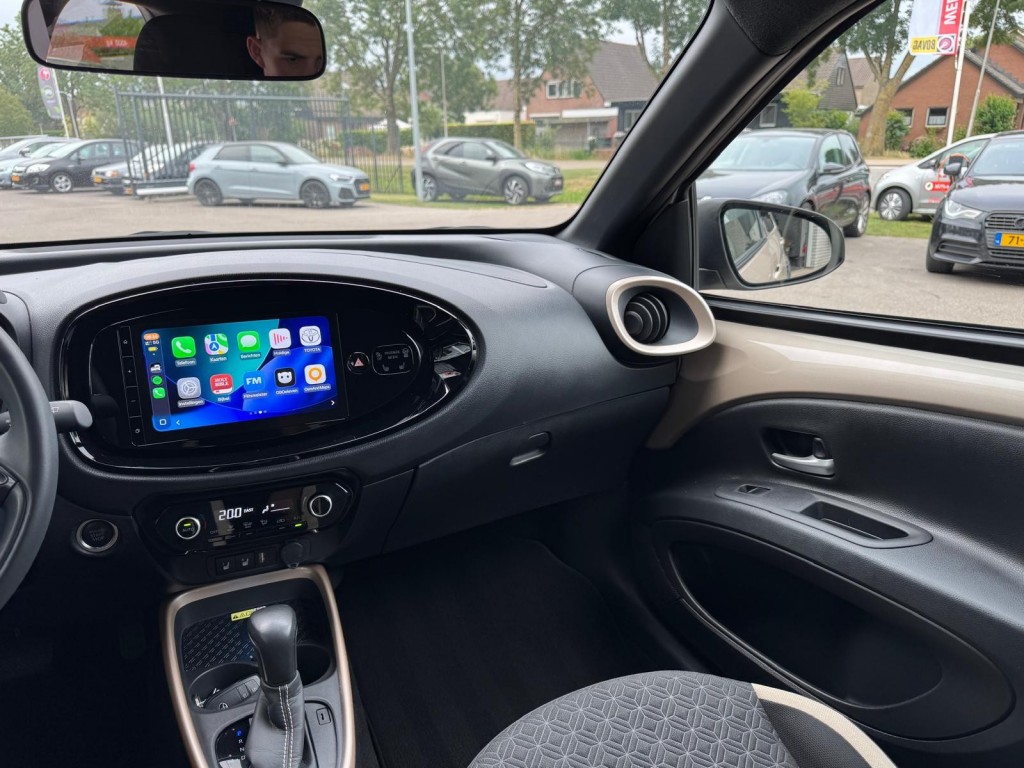 Toyota Aygo Toyota Aygo X 1.0 VVT-I S-CVT ENVY TwoTone Carplay Camera PDC ACC Stoelverwarming!