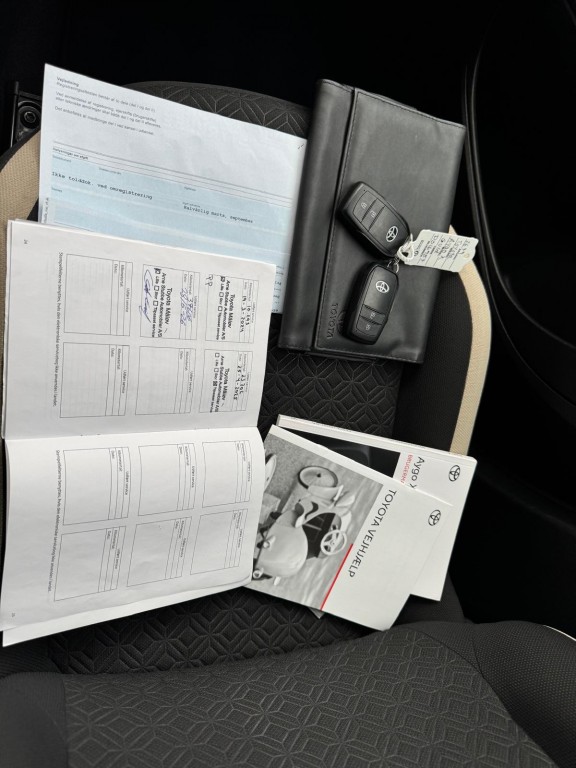 Toyota Aygo Toyota Aygo X 1.0 VVT-I S-CVT ENVY TwoTone Carplay Camera PDC ACC Stoelverwarming!