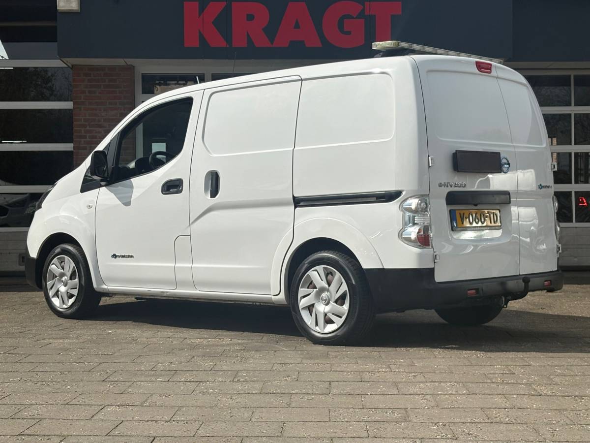 Nissan e-NV200 Nissan E-NV200 2.Zero Edition|SOH 87%|NAP|cruise|achteruitrijcamera|airco|stoel- en stuurverwarming|navi|bluetooth|voorruitverwarm