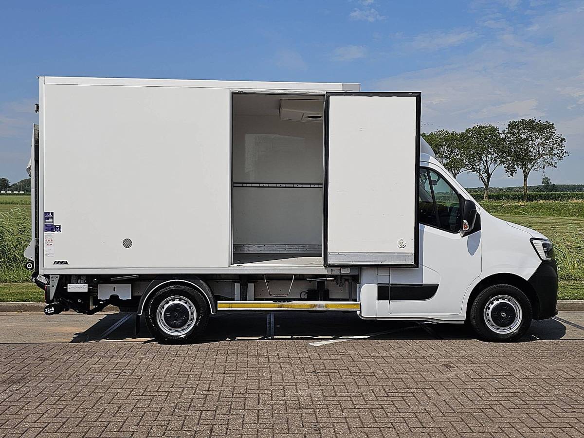 Renault Master RENAULT MASTER 2.3 koelwagen laadklep!