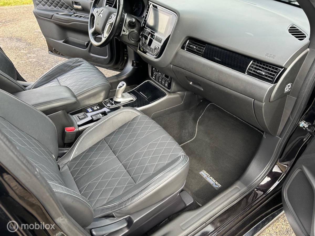 Mitsubishi Outlander Mitsubishi Outlander 2.4 PHEV Instyle Trekhaak