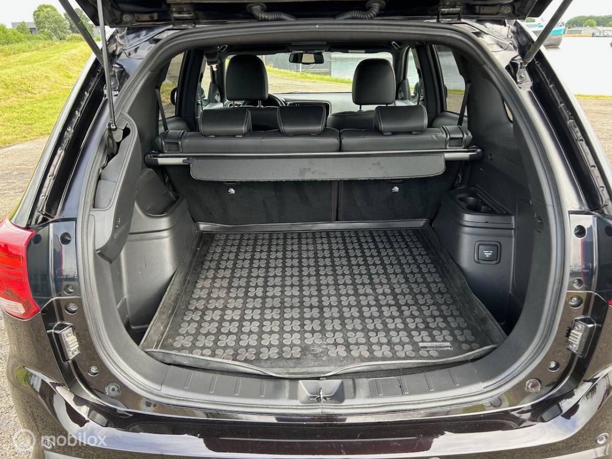 Mitsubishi Outlander Mitsubishi Outlander 2.4 PHEV Instyle Trekhaak