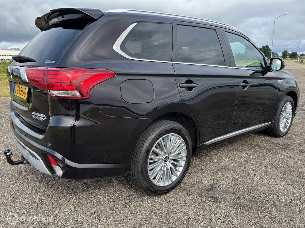 Mitsubishi Outlander Mitsubishi Outlander 2.4 PHEV Instyle Trekhaak