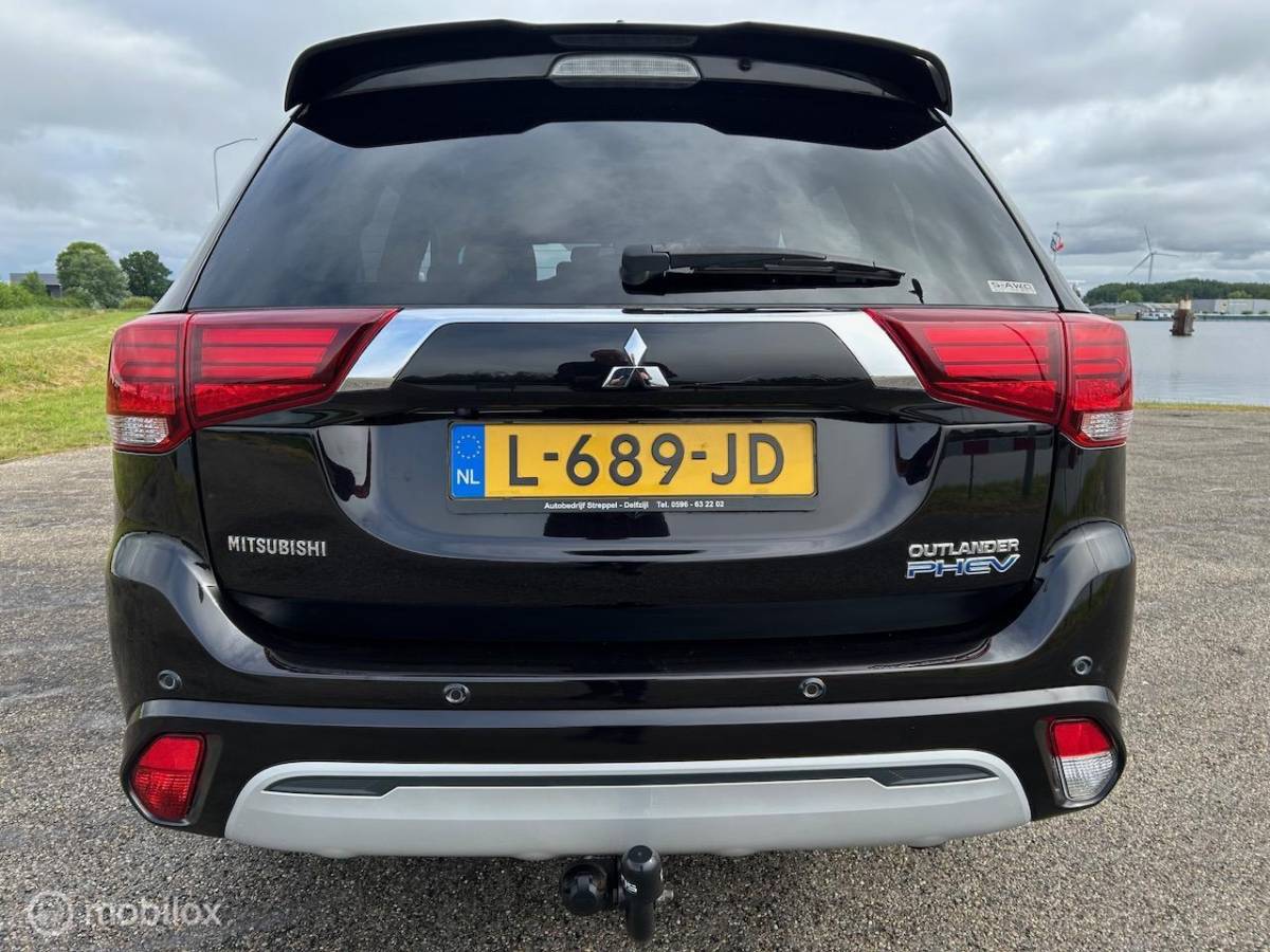 Mitsubishi Outlander Mitsubishi Outlander 2.4 PHEV Instyle Trekhaak