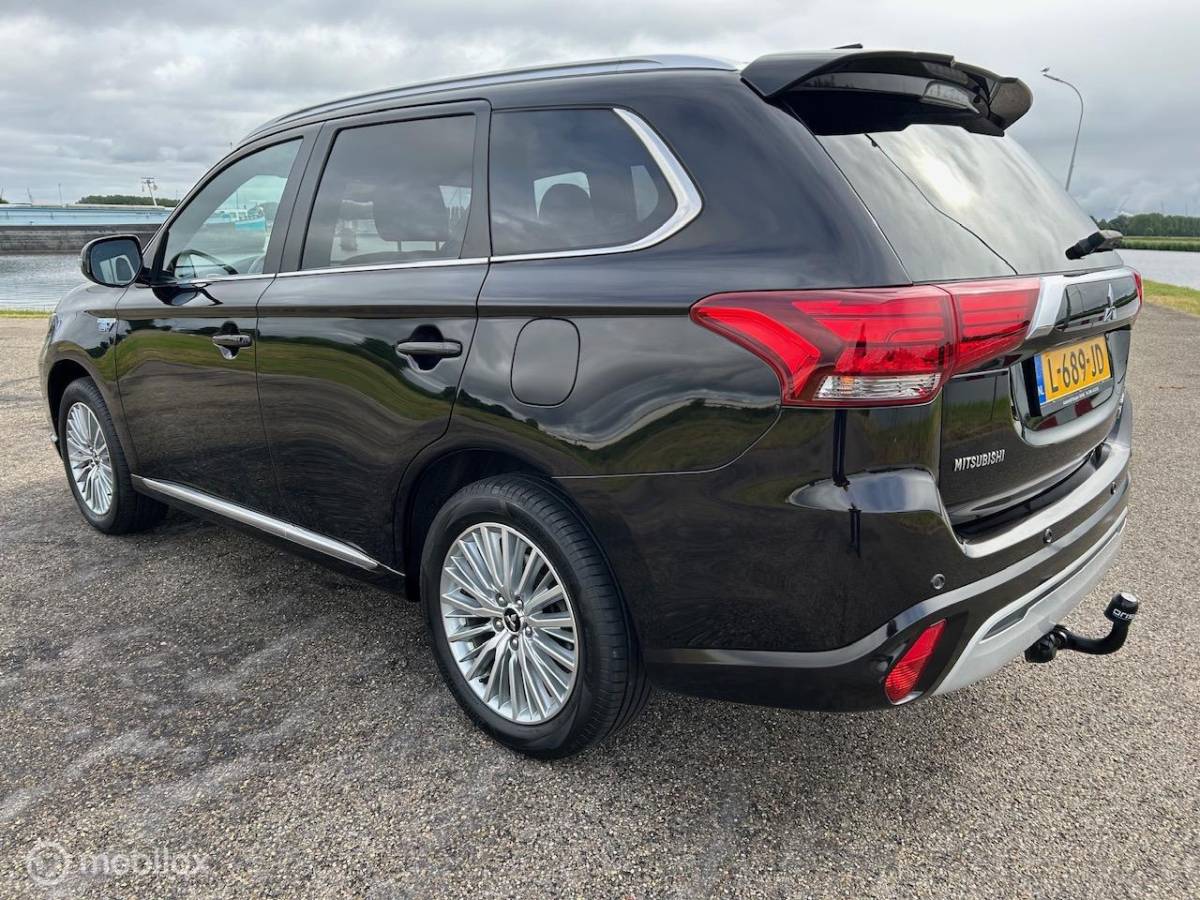 Mitsubishi Outlander Mitsubishi Outlander 2.4 PHEV Instyle Trekhaak