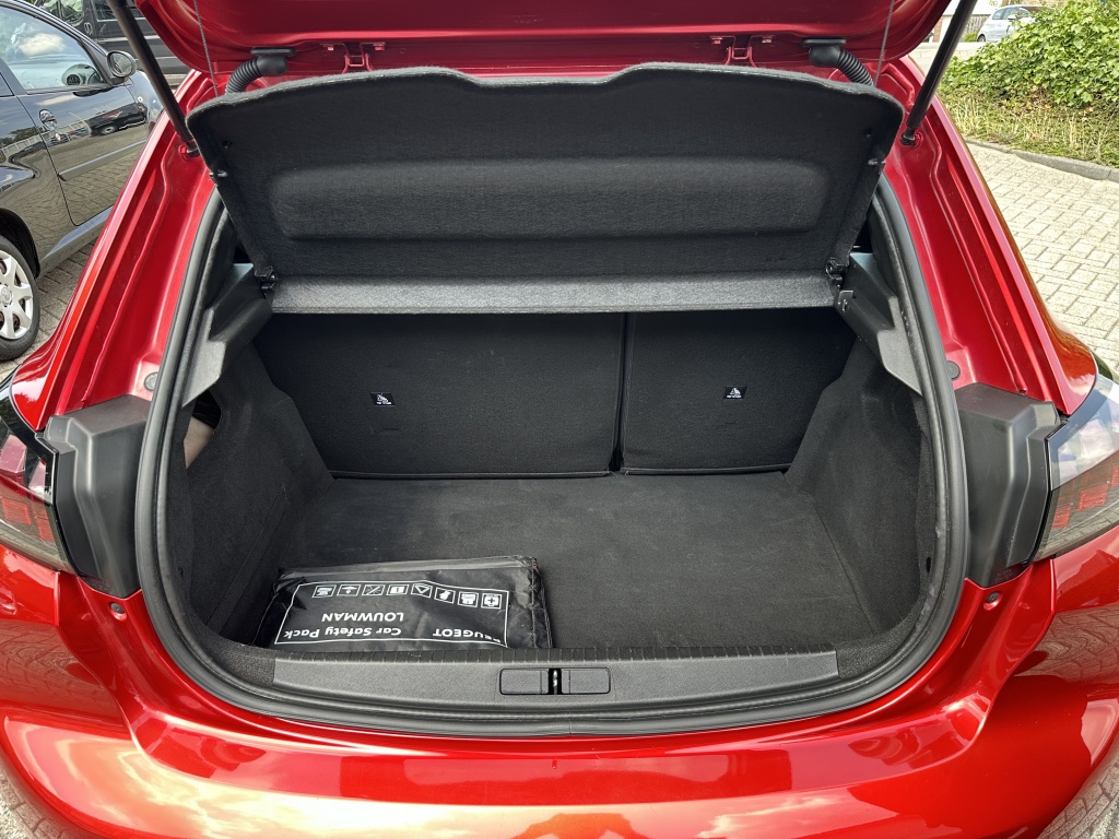 Peugeot 208 Peugeot 208 1.2  Active Pack 100 PK  |  Nieuwe Distributieriem | CarPlay | Navi |