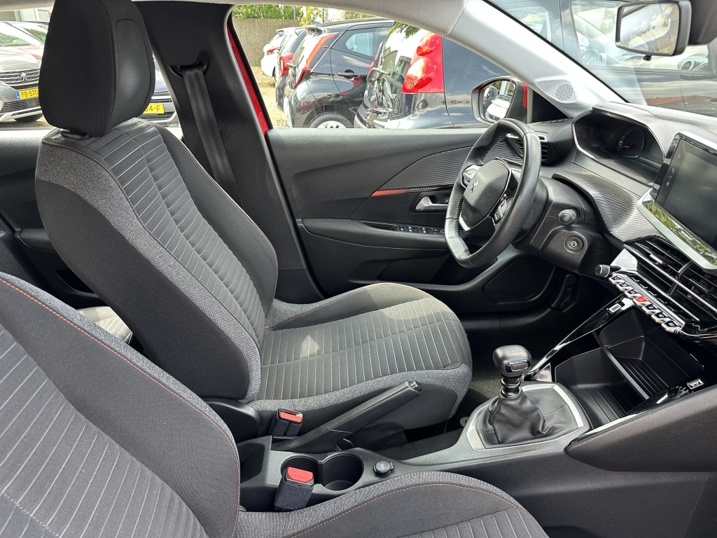 Peugeot 208 Peugeot 208 1.2  Active Pack 100 PK  |  Nieuwe Distributieriem | CarPlay | Navi |
