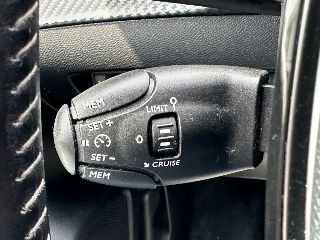 Peugeot 208 Peugeot 208 1.2  Active Pack 100 PK  |  Nieuwe Distributieriem | CarPlay | Navi |
