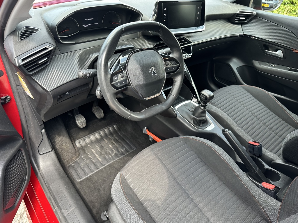 Peugeot 208 Peugeot 208 1.2  Active Pack 100 PK  |  Nieuwe Distributieriem | CarPlay | Navi |