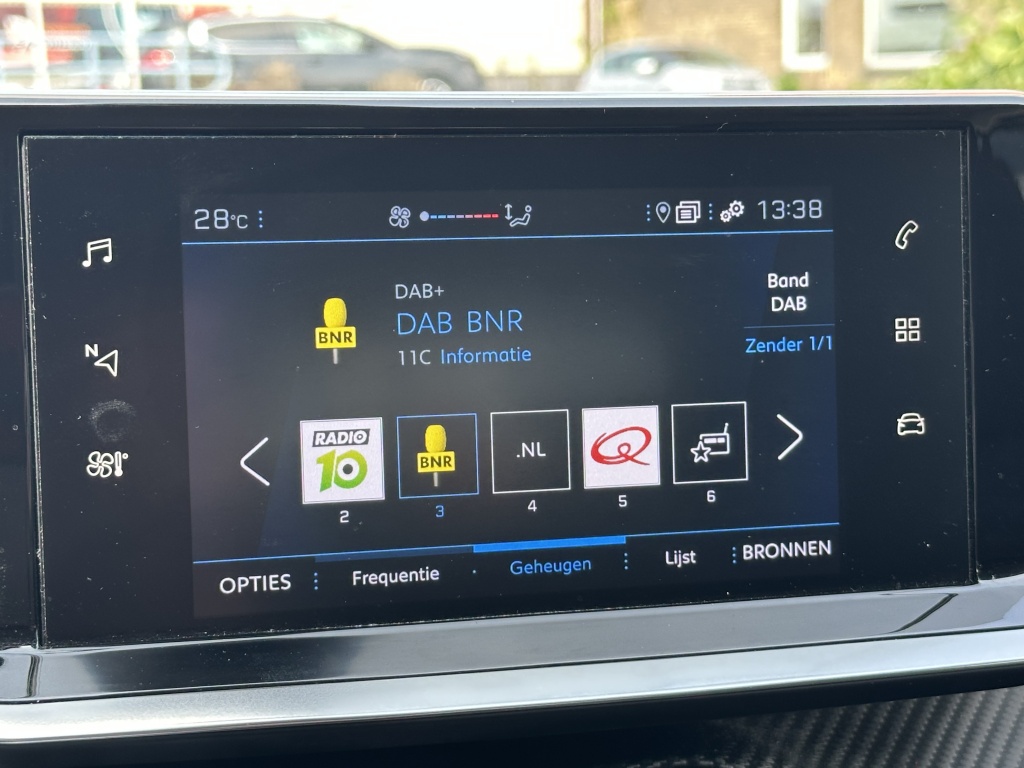 Peugeot 208 Peugeot 208 1.2  Active Pack 100 PK  |  Nieuwe Distributieriem | CarPlay | Navi |