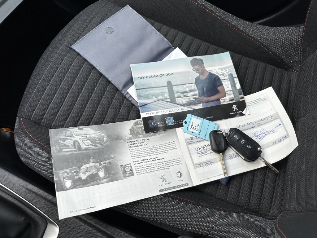 Peugeot 208 Peugeot 208 1.2  Active Pack 100 PK  |  Nieuwe Distributieriem | CarPlay | Navi |