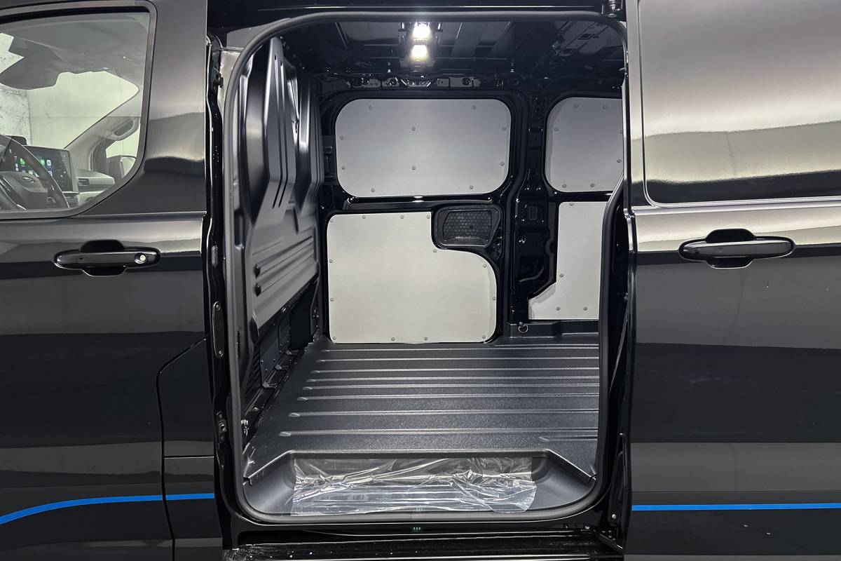 Ford  Ford E-Custom 340 L2 Raptor Sport Edition 71KWh | Lederen bekleding | 2x schuifdeur | 3-zitplaatsen | Stoelverwarming