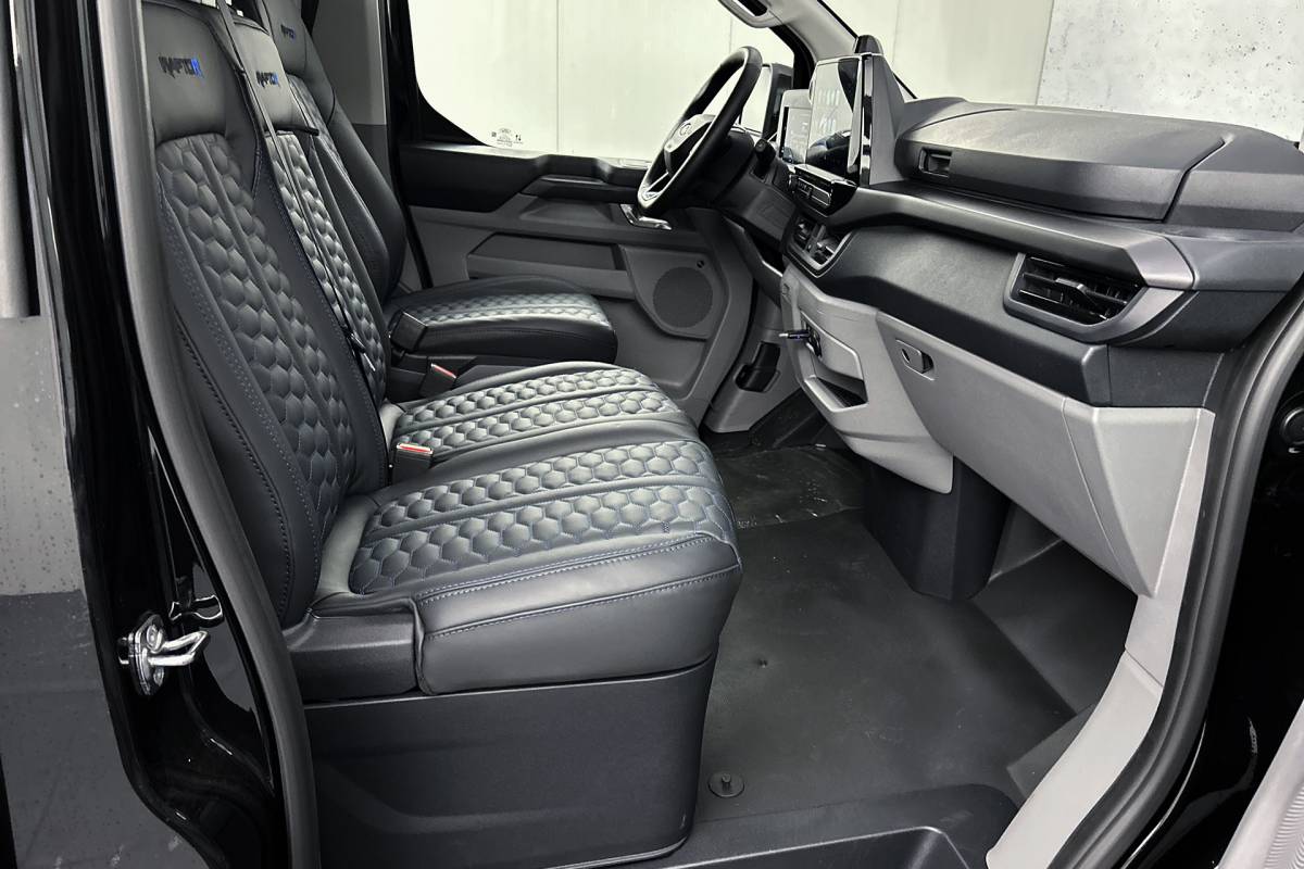 Ford  Ford E-Custom 340 L2 Raptor Sport Edition 71KWh | Lederen bekleding | 2x schuifdeur | 3-zitplaatsen | Stoelverwarming