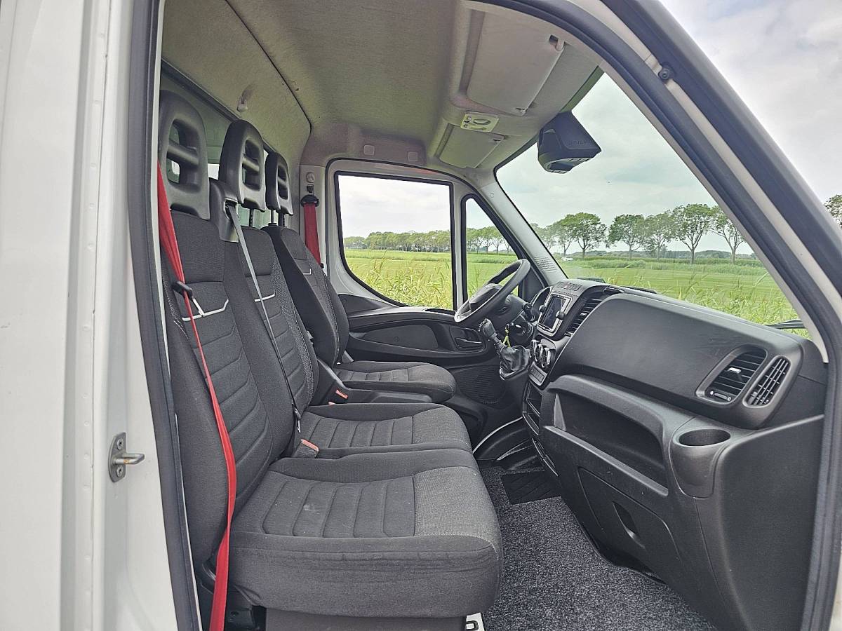 Iveco Daily IVECO DAILY 35C16 bakwagen laadklep!