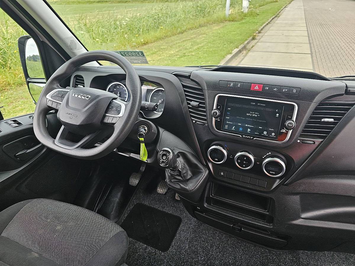 Iveco Daily IVECO DAILY 35C16 bakwagen laadklep!