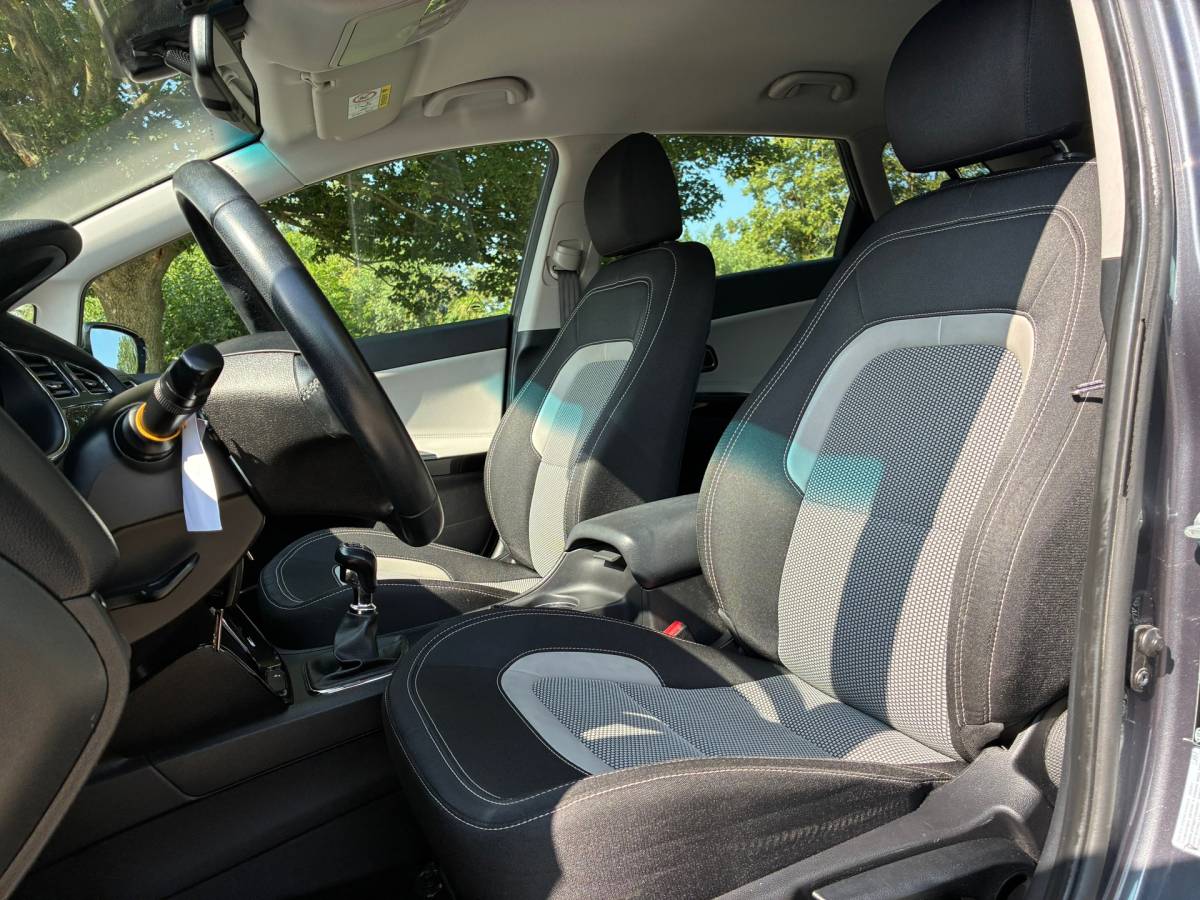 Kia cee'd Kia Cee’d Sportswagon 1.6 GDI BusinessLine | Dealer Ondh. + Clima + Cruise nu € 6.975,-!!!