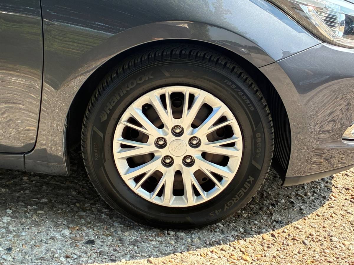Kia cee'd Kia Cee’d Sportswagon 1.6 GDI BusinessLine | Dealer Ondh. + Clima + Cruise nu € 6.975,-!!!