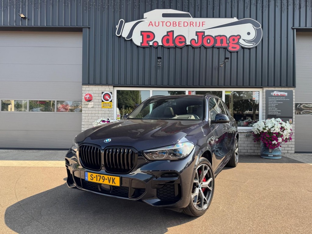 BMW X5 Bmw X5 XDRIVE45E M-Sport Bowers & Wilkins Pano Softclose Laser Trekhaak Mooi vol uitgevoerd!