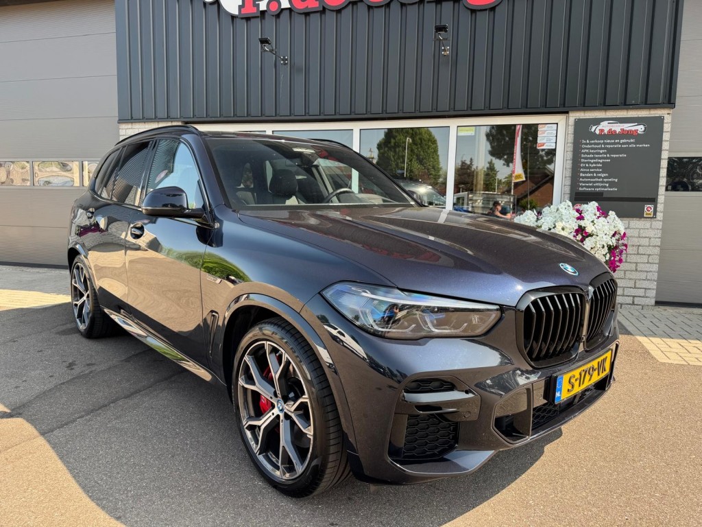 BMW X5 Bmw X5 XDRIVE45E M-Sport Bowers & Wilkins Pano Softclose Laser Trekhaak Mooi vol uitgevoerd!