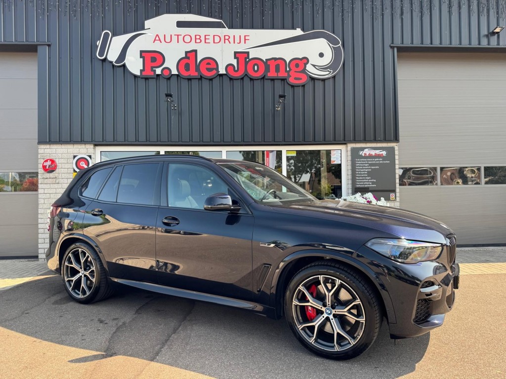 BMW X5 Bmw X5 XDRIVE45E M-Sport Bowers & Wilkins Pano Softclose Laser Trekhaak Mooi vol uitgevoerd!