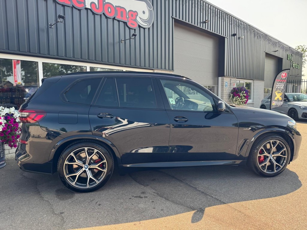 BMW X5 Bmw X5 XDRIVE45E M-Sport Bowers & Wilkins Pano Softclose Laser Trekhaak Mooi vol uitgevoerd!