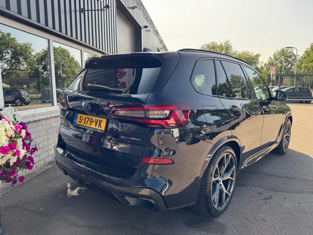 BMW X5 Bmw X5 XDRIVE45E M-Sport Bowers & Wilkins Pano Softclose Laser Trekhaak Mooi vol uitgevoerd!