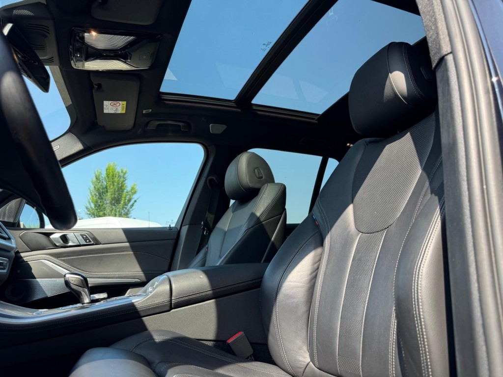 BMW X5 Bmw X5 XDRIVE45E M-Sport Bowers & Wilkins Pano Softclose Laser Trekhaak Mooi vol uitgevoerd!