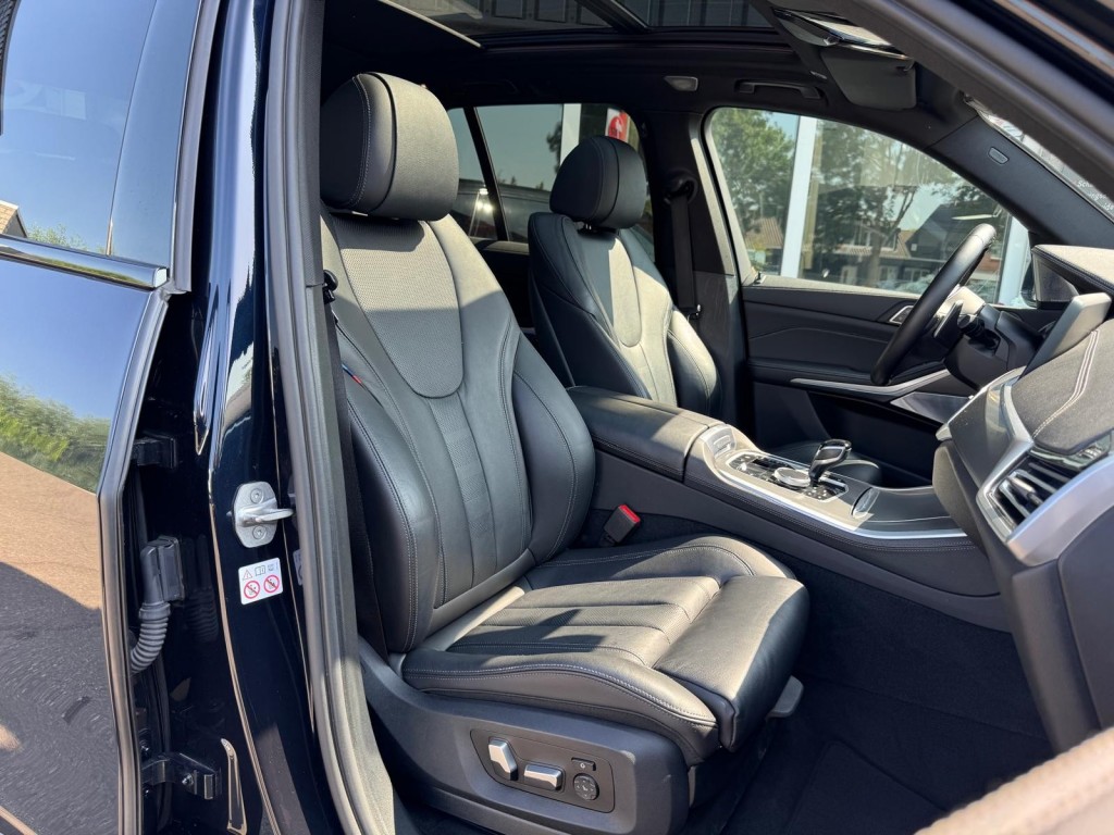 BMW X5 Bmw X5 XDRIVE45E M-Sport Bowers & Wilkins Pano Softclose Laser Trekhaak Mooi vol uitgevoerd!