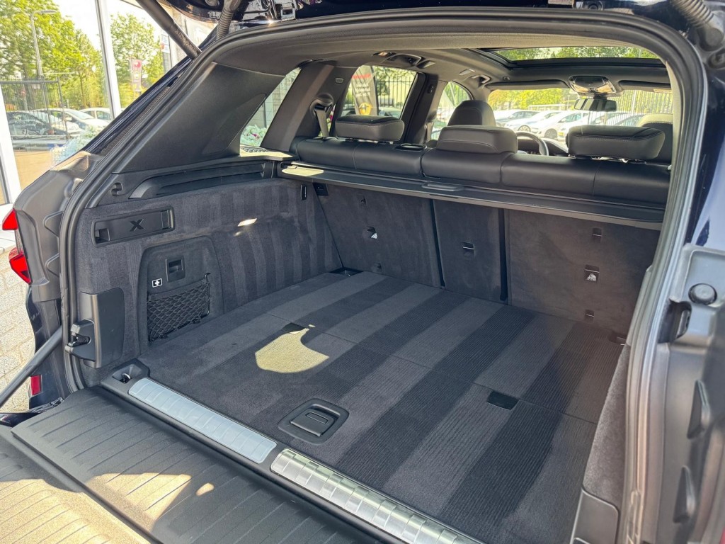 BMW X5 Bmw X5 XDRIVE45E M-Sport Bowers & Wilkins Pano Softclose Laser Trekhaak Mooi vol uitgevoerd!