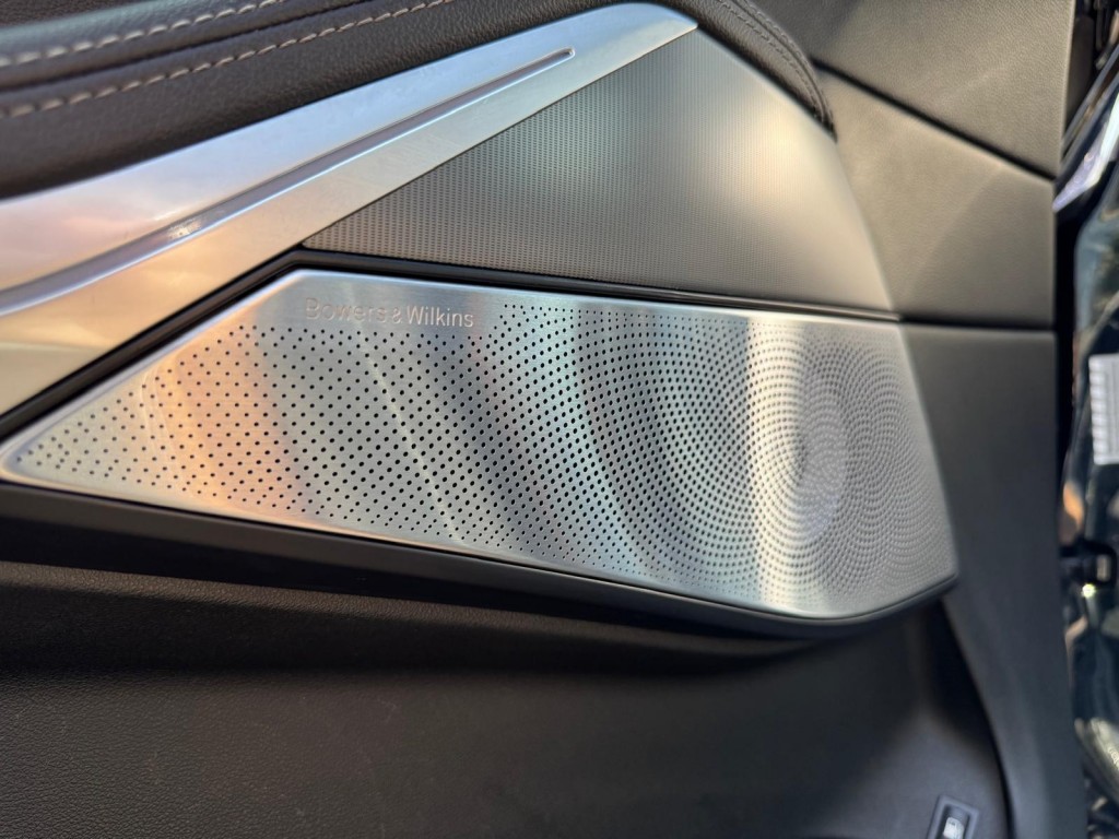 BMW X5 Bmw X5 XDRIVE45E M-Sport Bowers & Wilkins Pano Softclose Laser Trekhaak Mooi vol uitgevoerd!