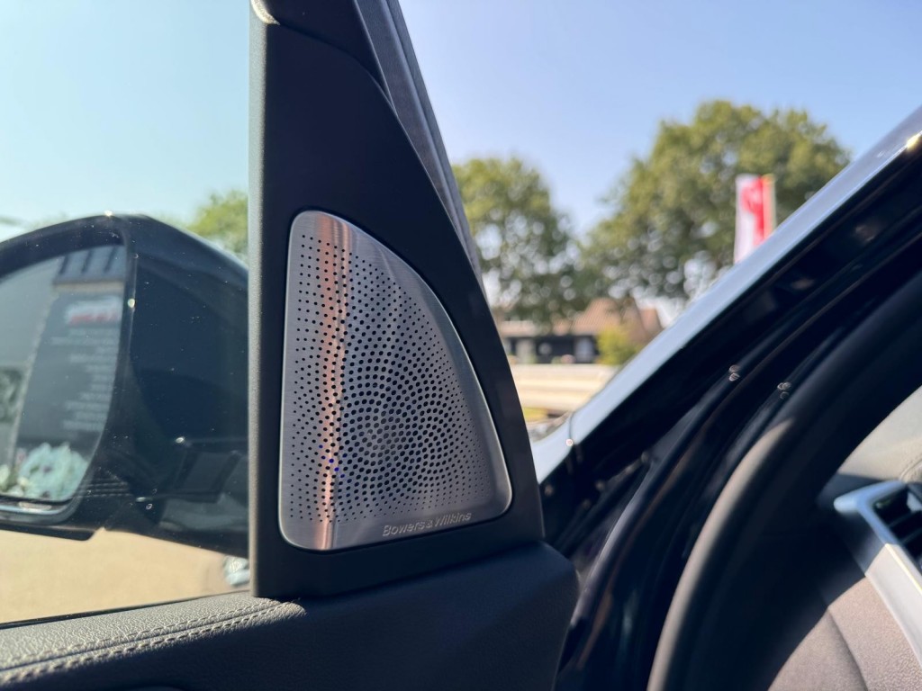BMW X5 Bmw X5 XDRIVE45E M-Sport Bowers & Wilkins Pano Softclose Laser Trekhaak Mooi vol uitgevoerd!