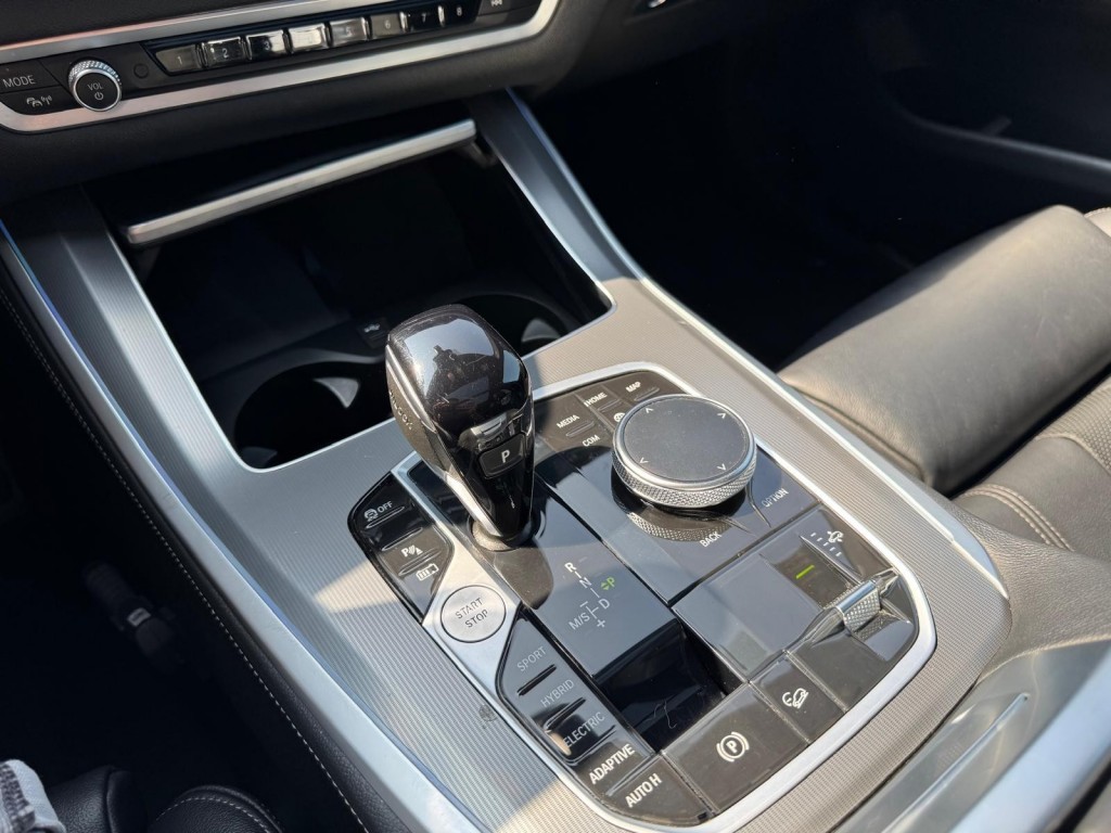BMW X5 Bmw X5 XDRIVE45E M-Sport Bowers & Wilkins Pano Softclose Laser Trekhaak Mooi vol uitgevoerd!