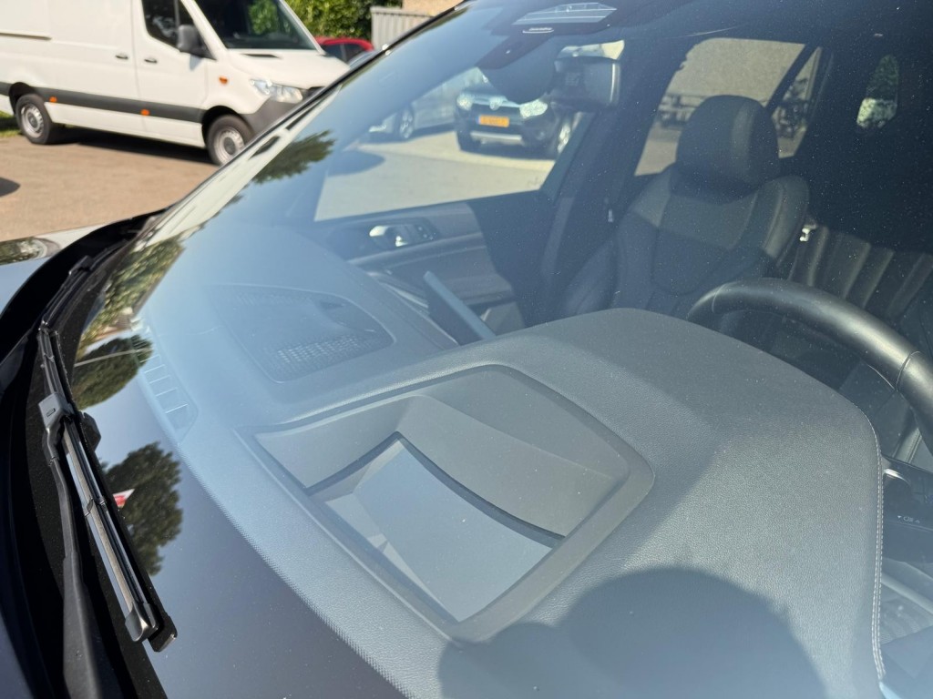 BMW X5 Bmw X5 XDRIVE45E M-Sport Bowers & Wilkins Pano Softclose Laser Trekhaak Mooi vol uitgevoerd!