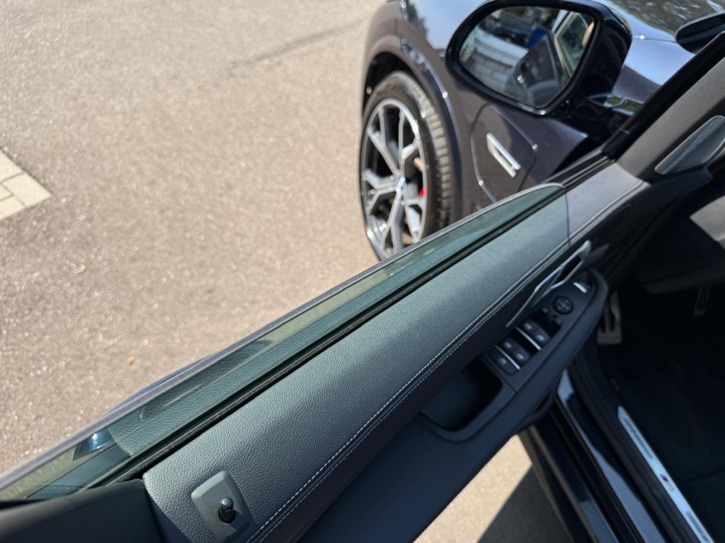 BMW X5 Bmw X5 XDRIVE45E M-Sport Bowers & Wilkins Pano Softclose Laser Trekhaak Mooi vol uitgevoerd!