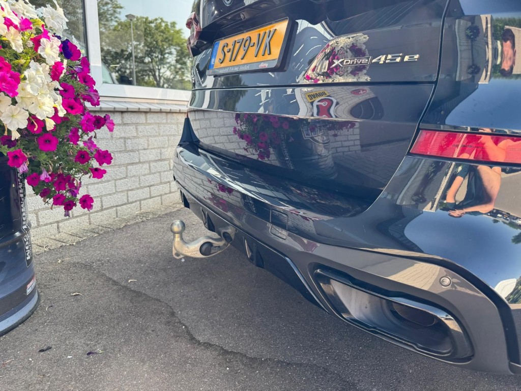 BMW X5 Bmw X5 XDRIVE45E M-Sport Bowers & Wilkins Pano Softclose Laser Trekhaak Mooi vol uitgevoerd!