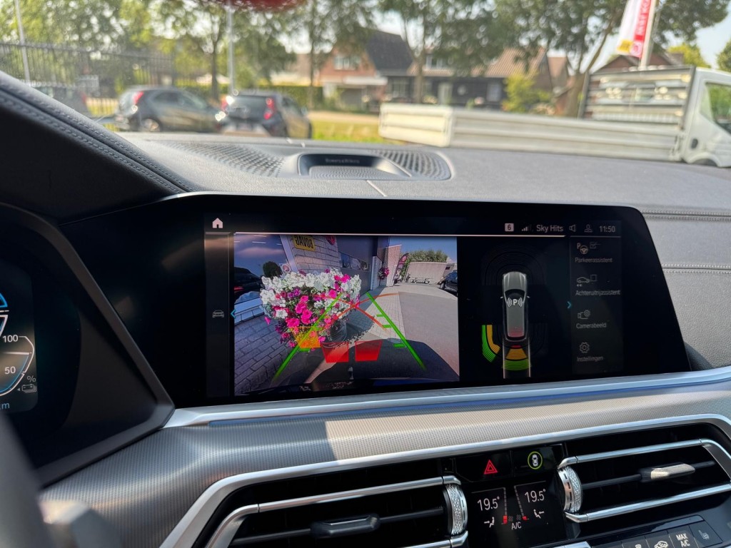 BMW X5 Bmw X5 XDRIVE45E M-Sport Bowers & Wilkins Pano Softclose Laser Trekhaak Mooi vol uitgevoerd!