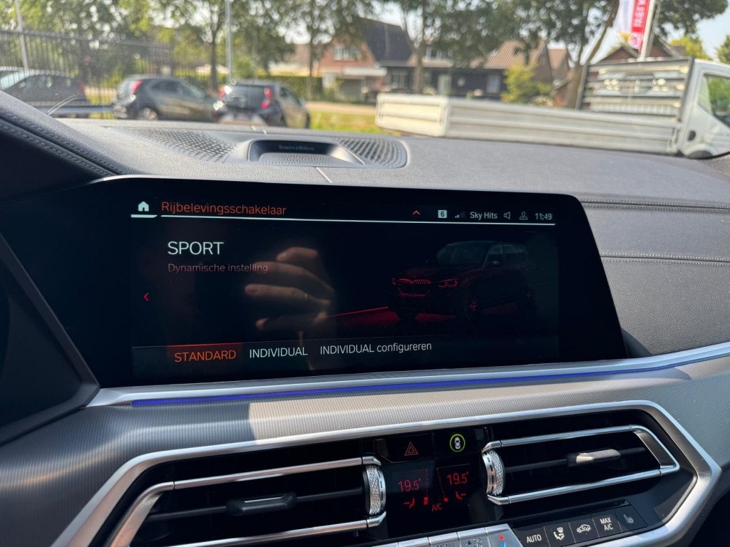BMW X5 Bmw X5 XDRIVE45E M-Sport Bowers & Wilkins Pano Softclose Laser Trekhaak Mooi vol uitgevoerd!