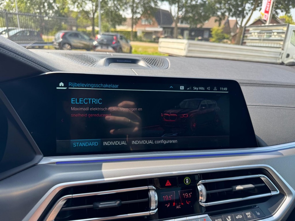 BMW X5 Bmw X5 XDRIVE45E M-Sport Bowers & Wilkins Pano Softclose Laser Trekhaak Mooi vol uitgevoerd!