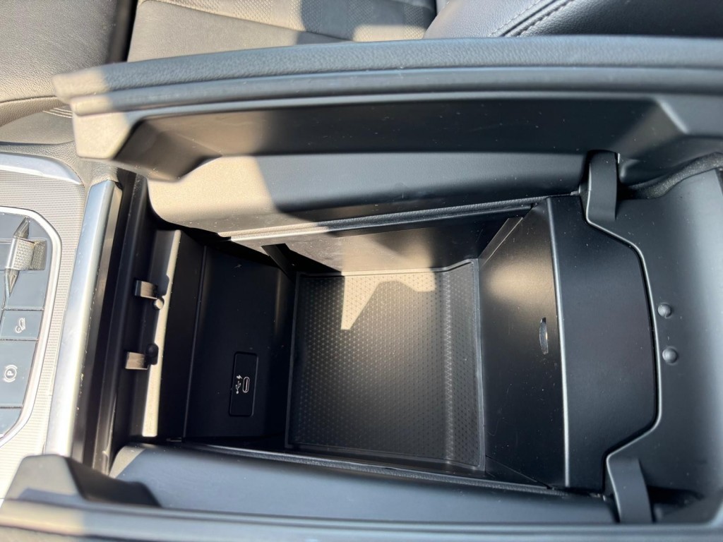 BMW X5 Bmw X5 XDRIVE45E M-Sport Bowers & Wilkins Pano Softclose Laser Trekhaak Mooi vol uitgevoerd!