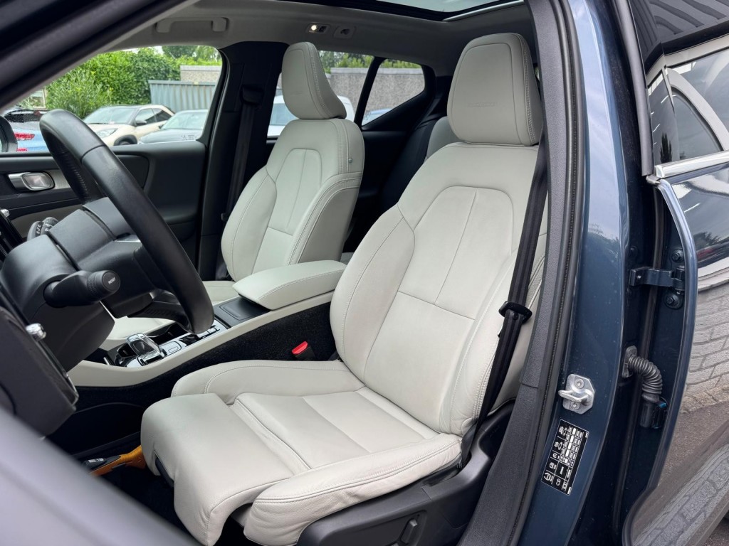 Volvo XC40 Volvo Xc40 2.0 T4 AWD Inscription 1e eigenaar origineel NL Panoramadak Stoelverwarming Camera