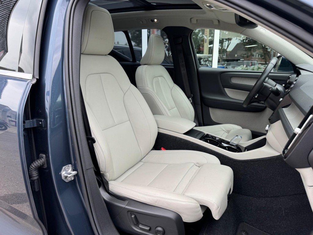 Volvo XC40 Volvo Xc40 2.0 T4 AWD Inscription 1e eigenaar origineel NL Panoramadak Stoelverwarming Camera