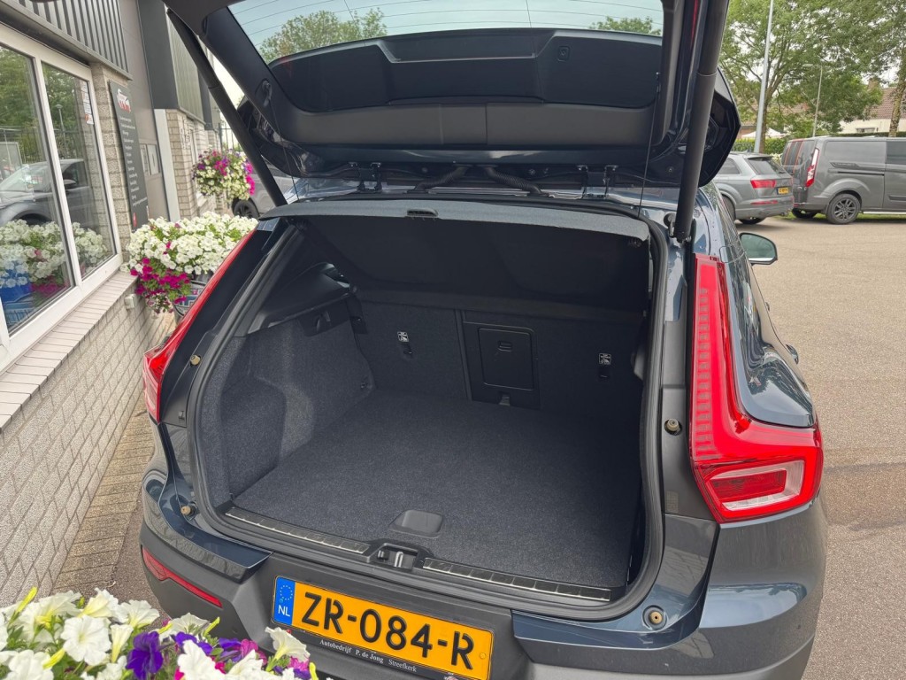 Volvo XC40 Volvo Xc40 2.0 T4 AWD Inscription 1e eigenaar origineel NL Panoramadak Stoelverwarming Camera