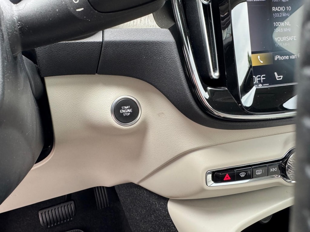Volvo XC40 Volvo Xc40 2.0 T4 AWD Inscription 1e eigenaar origineel NL Panoramadak Stoelverwarming Camera