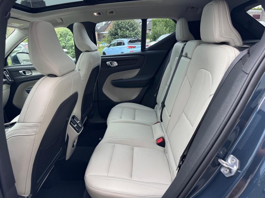 Volvo XC40 Volvo Xc40 2.0 T4 AWD Inscription 1e eigenaar origineel NL Panoramadak Stoelverwarming Camera